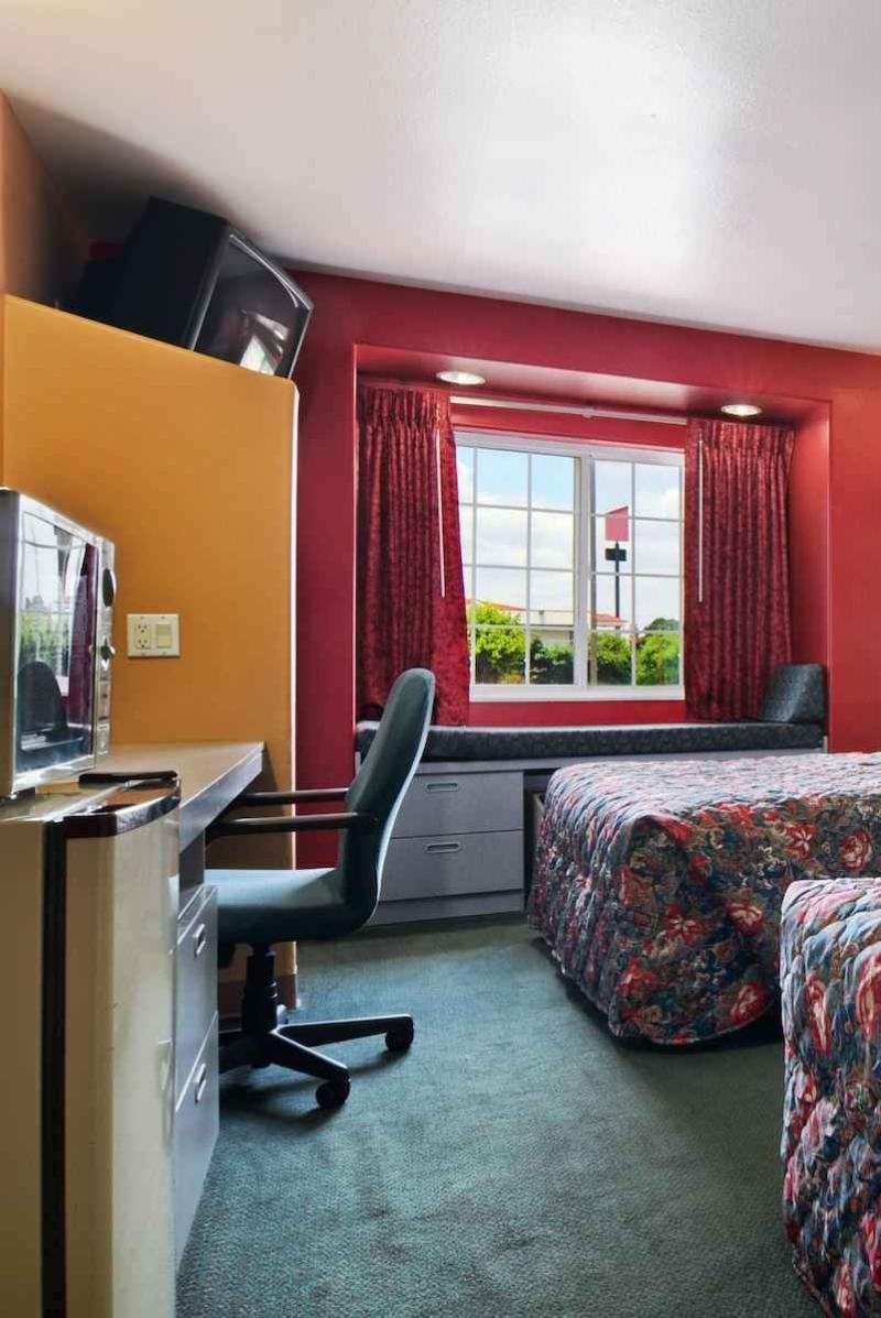Microtel Inn And Suites Clarksville Exteriér fotografie
